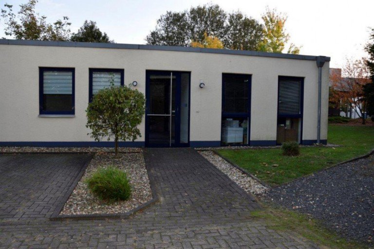 Front Erkelenz B�rohaus Gro�z�gige B�roimmobilie Erkelenz (Gewerbegebiet GIPCO) zu vermieten!