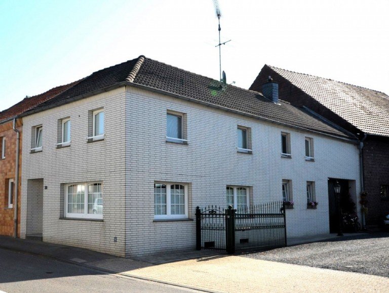 Front Hückelhoven-Ratheim Einfamilienhaus Einfamilienhaus zur Miete mit Innenhof und PKW-Stellplatz in Hückelhoven-Ratheim