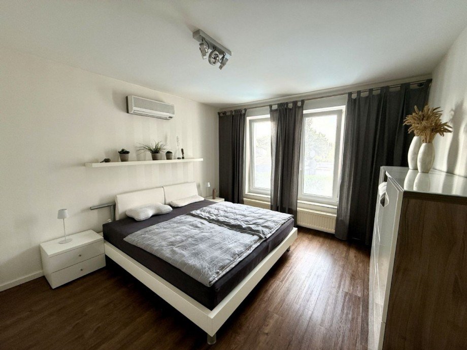 Wohnhaus - OG - Schlafzimmer Bild 1 Einfamilienhaus Hückelhoven-Ratheim