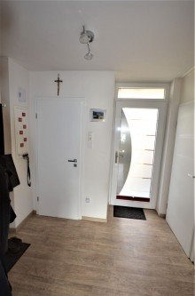 Diele Bild 1 Einziehen und Wohlf�hlen! Komplett modernisiertes Einfamilienhaus in ruhiger Lage von H�ckelhoven