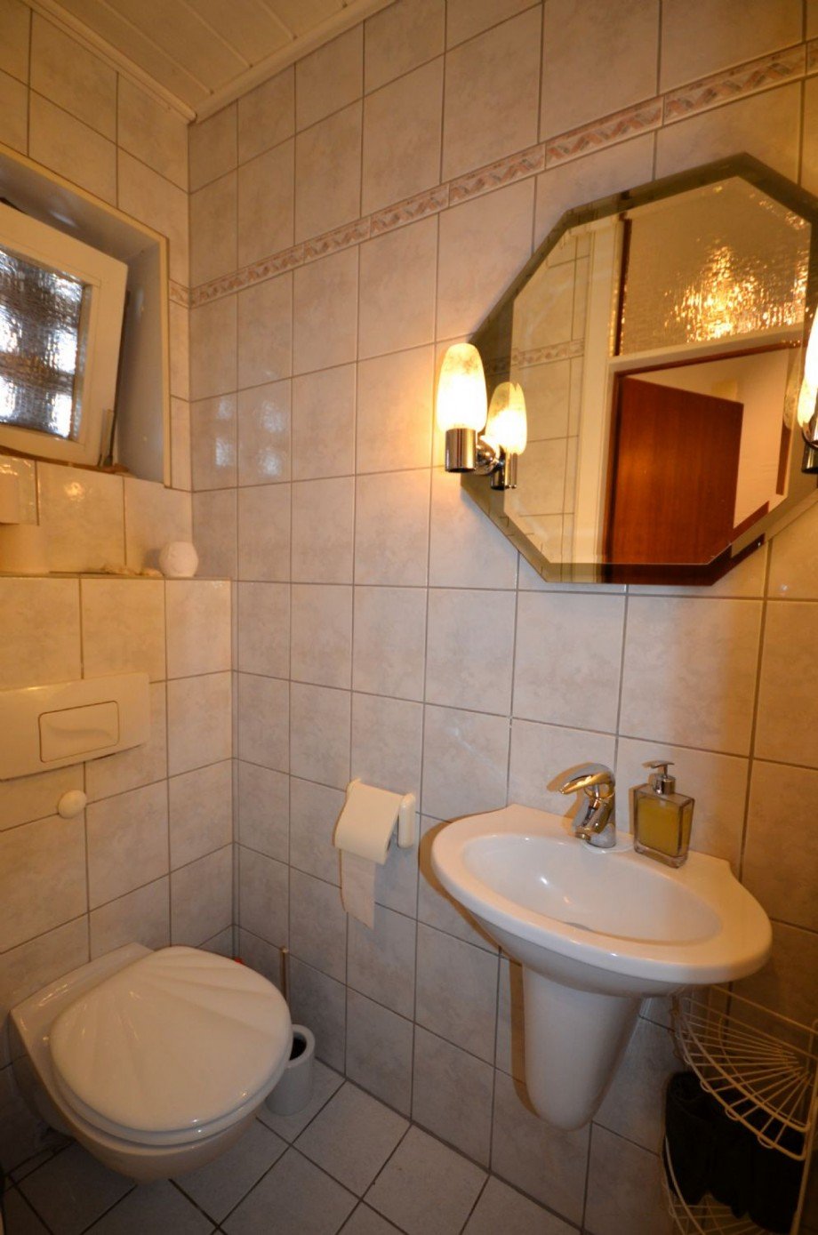 Wohnung EG: Gäste-WC Zweifamilienhaus Hückelhoven