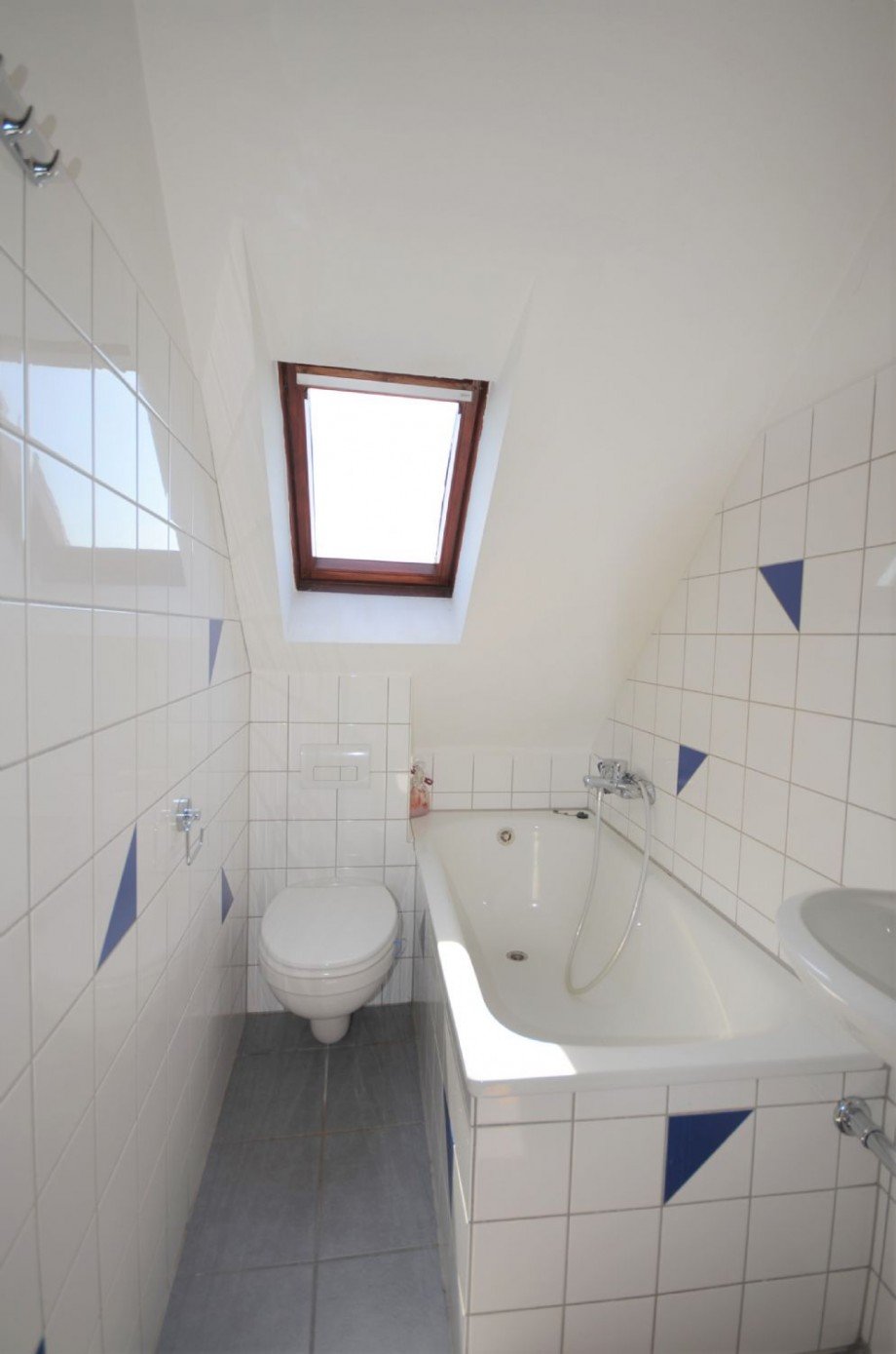 DG links - Badezimmer Mehrfamilienhaus Heinsberg