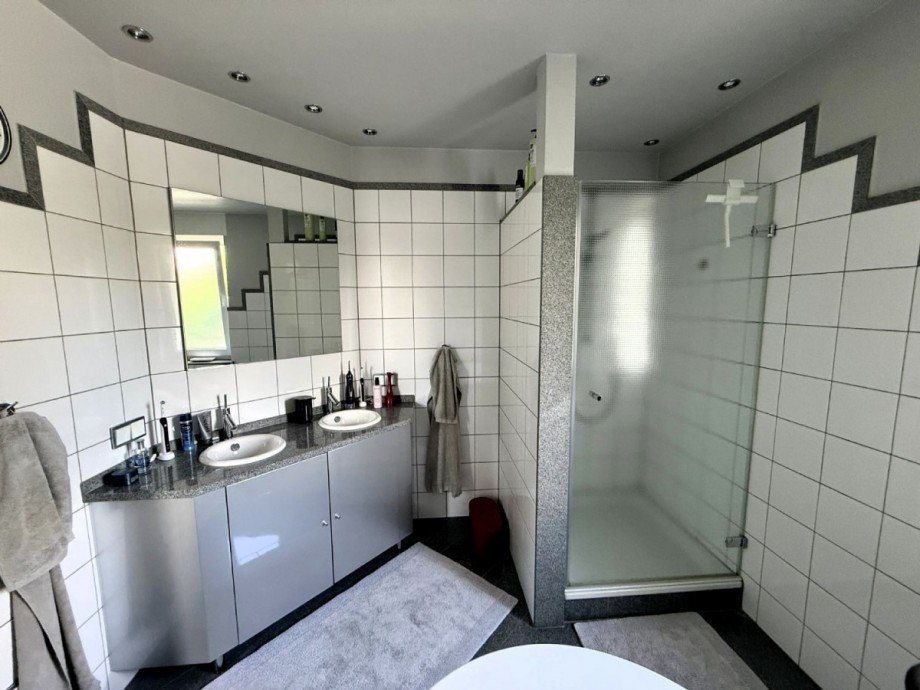 Wohnhaus - OG - Badezimmer Bild 2 Einfamilienhaus Hückelhoven-Ratheim