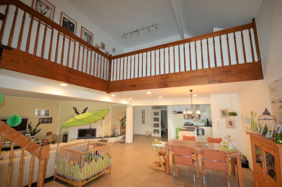 Wohn-/Essbereich mit offener K�che und Zugang zur Dachterrasse und zum Garten Bild 1 Etagenwohnung H�ckelhoven - Doveren