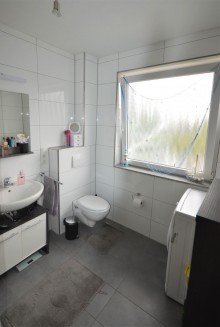 Bad 1. OG, Bild 1 Attraktive 3-Zimmer-Wohnung auf 2 Etagen in Wassenberg-Myhl