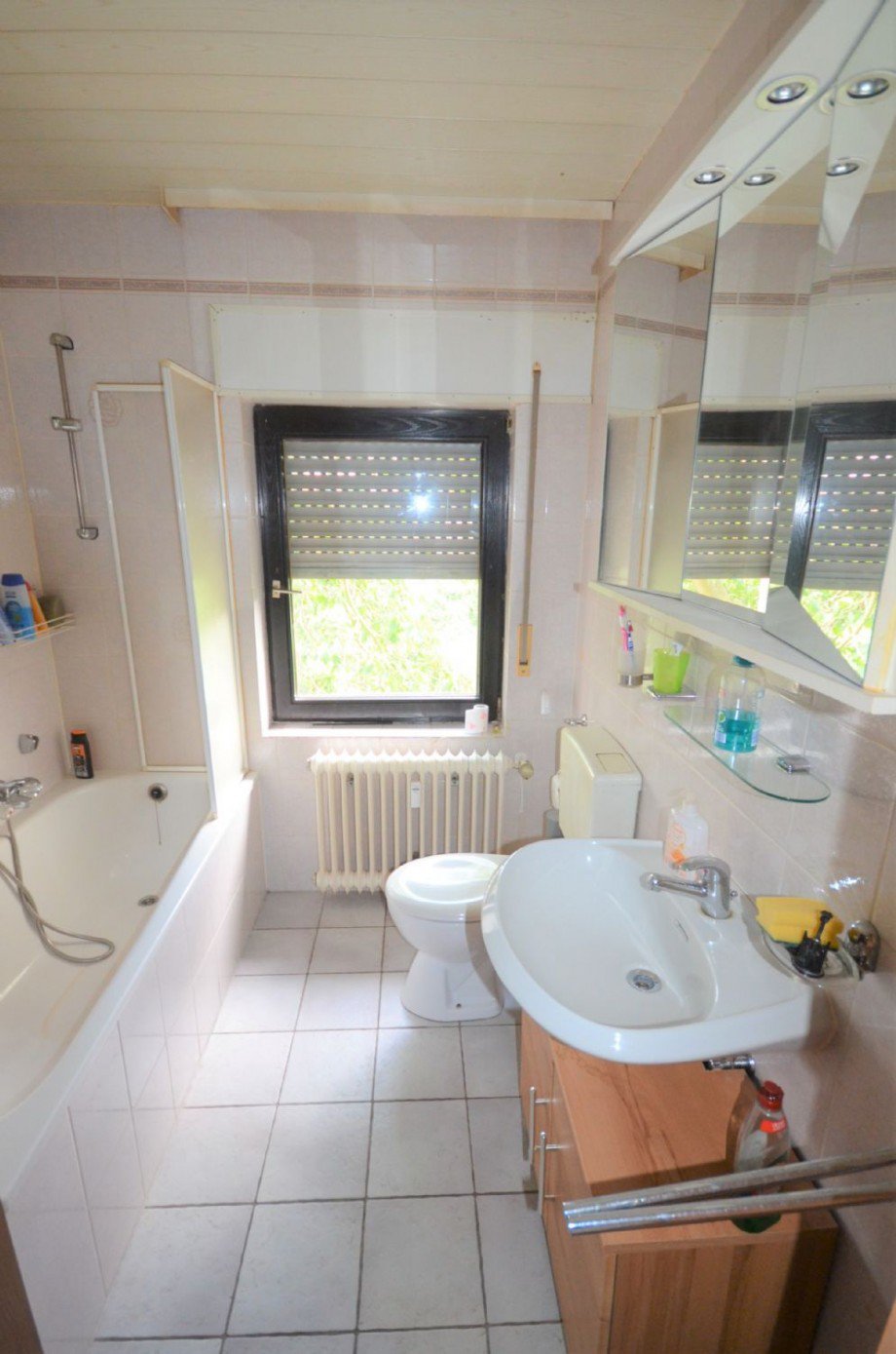 Wohneinheit 3 - Badezimmer Mehrfamilienhaus H�ckelhoven-Doveren