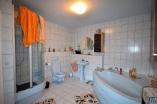 Badezimmer OG Bild 2 Gepflegtes Zweifamilienhaus in ruhiger Lage von Heinsberg-Porselen