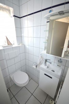 G�ste-WC Moderne Doppelhaush�lfte mit Keller und Garage in Heinsberg-Karken