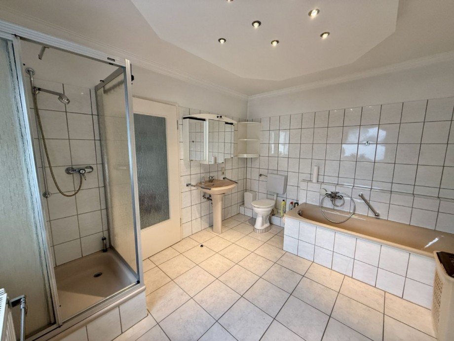 OG Badezimmer Bild 1 Einfamilienhaus Geilenkirchen-Immendorf