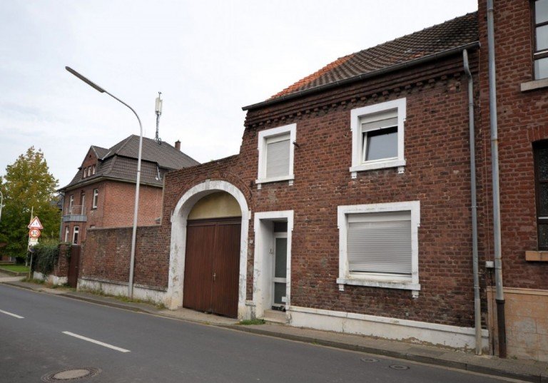 Front Bild 1 Heinsberg Wohngrundst�ck Großes Grundstück mit Abrissobjekt bebaut - in der Ortsmitte von Heinsberg-Porselen