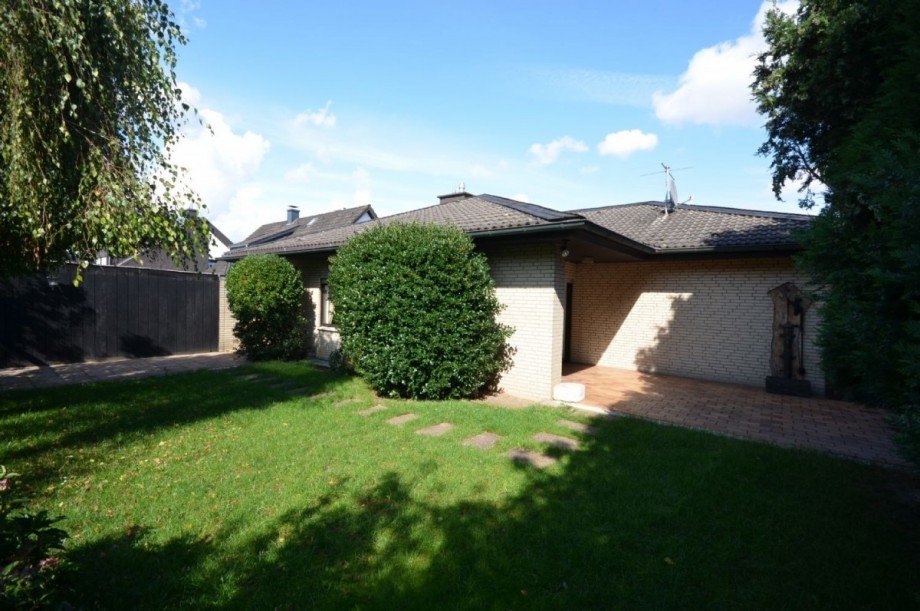 Au�enbereich Bild 1 Bungalow M�nchengladbach-Wickrathberg
