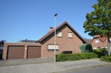 Front Freistehendes Zweifamilienhaus in ruhiger Lage von Erkelenz-Gerderath