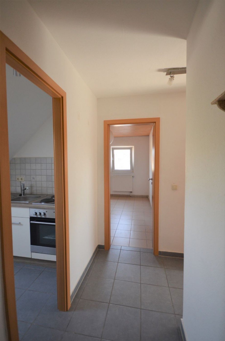 DG links - Flur Mehrfamilienhaus Heinsberg