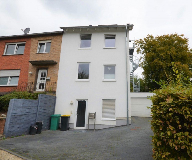 Front Wassenberg Etagenwohnung Attraktive 3-Zimmer-Wohnung auf 2 Etagen in Wassenberg-Myhl
