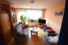 Wohnzimmer mit Zugang zum Balkon Gemütliche Eigentumswohnung im Zweifamilienhaus in Hückelhoven-Ratheim