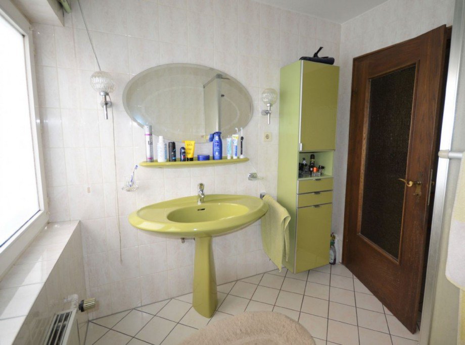 Badezimmer Bild 1 DG Mehrfamilienhaus H�ckelhoven