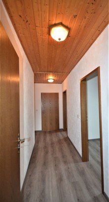 Flur hinten Gepflegte 4-Zimmerwohnung mit Balkon in ruhiger Lage von H�ckelhoven-Ratheim