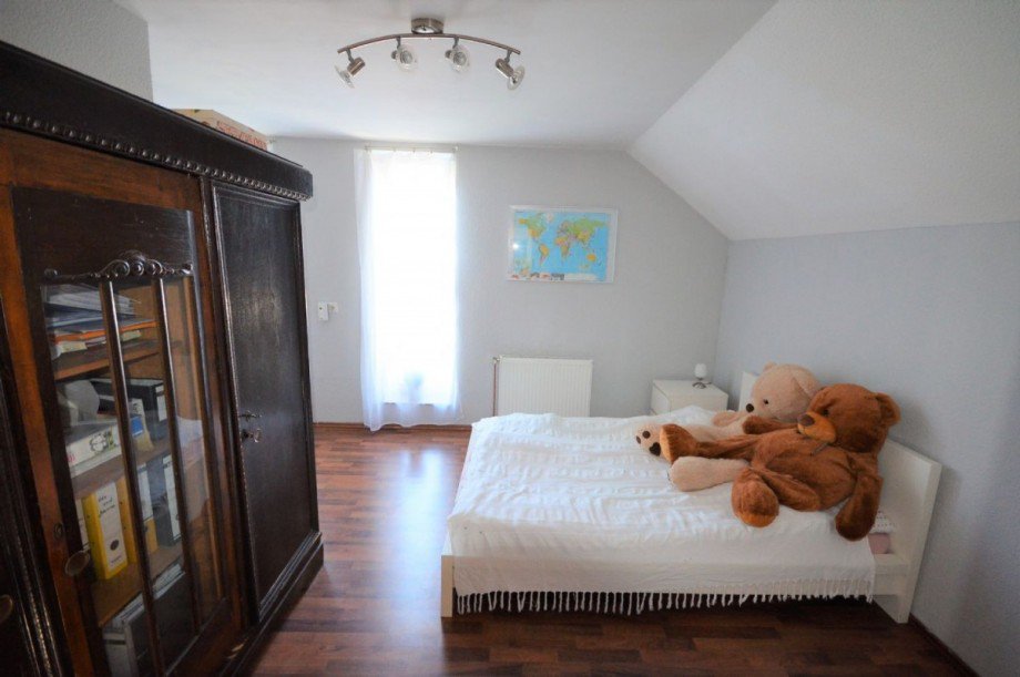 Zimmer 4 OG mit Bad en Suite Bild 2 Einfamilienhaus M�nchengladbach