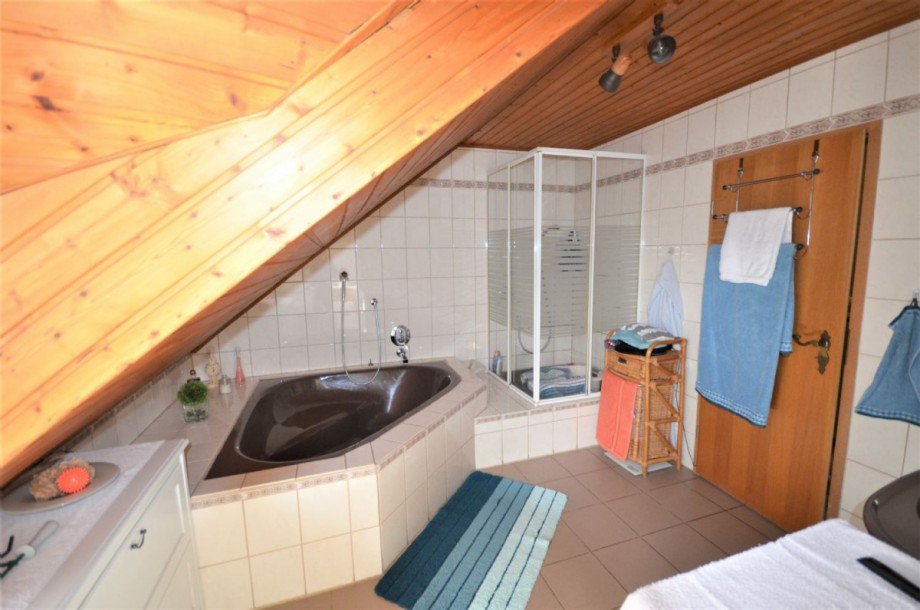 Bad Bild 1 Etagenwohnung Linnich