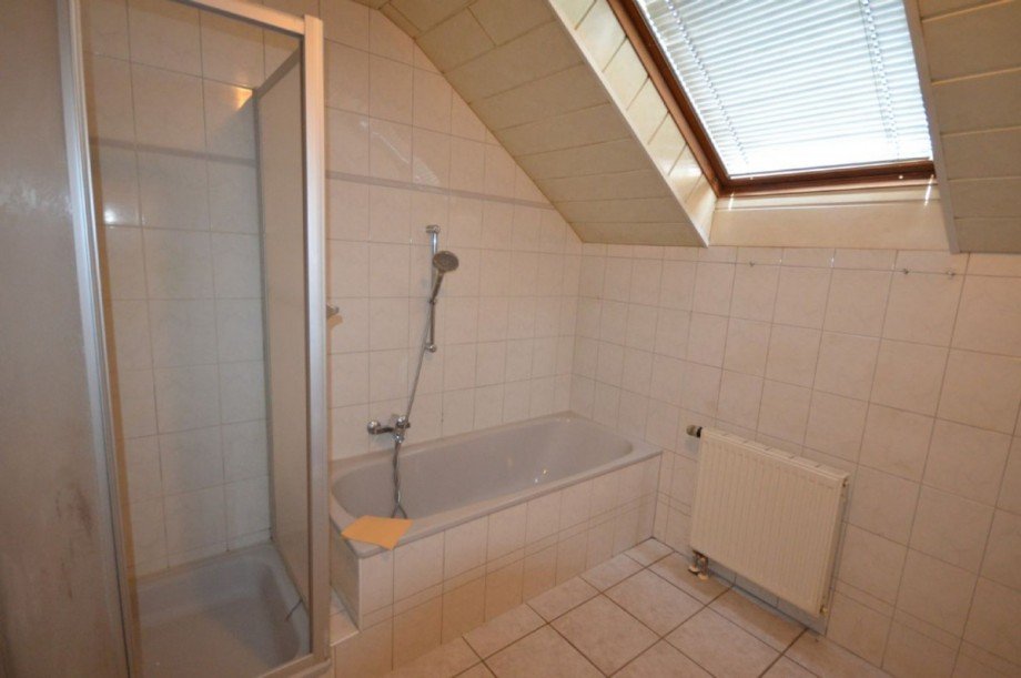 Badezimmer Bild 2 Doppelhaush�lfte Hückelhoven-Millich