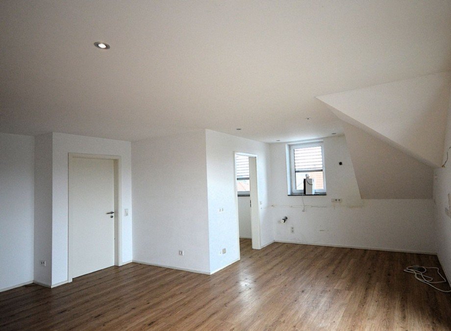 Wohn-Essbereich mit offener Küche Bild 1 Dachgeschosswohnung Wassenberg-Orsbeck