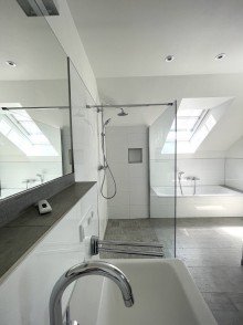 Badezimmer Bild 2 Moderne 4-Zimmer-Wohnung mit Dachterrasse in der Ortsmitte von Wassenberg-Orsbeck