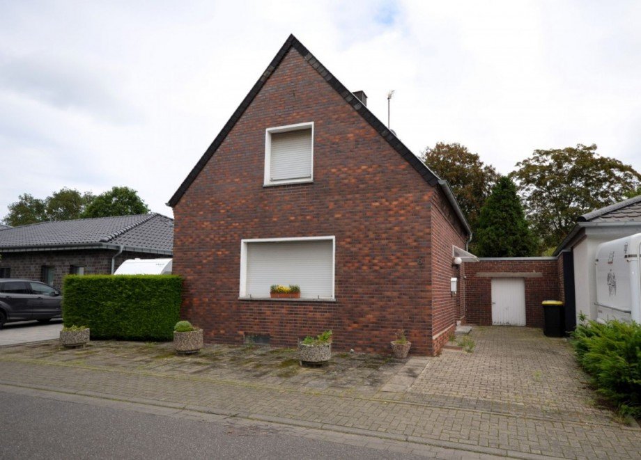Front Einfamilienhaus Hückelhoven