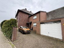 Seitenansicht 1 Großzügige Doppelhaushälfte im Zentrum von Hückelhoven-Ratheim