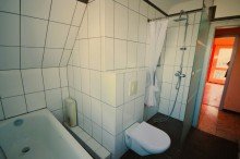 Bad Bild 3 Gemütliches Einfamilienhaus für Handwerker in ruhiger Lage von Hückelhoven-Kleingladbach