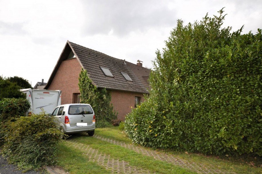 Seitlicher Zugang Bild 1 Doppelhaush�lfte H�ckelhoven-Doveren