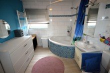 OG Badezimmer Modernisierte Doppelhaushälfte in ruhiger Lage von Hückelhoven-Schaufenberg