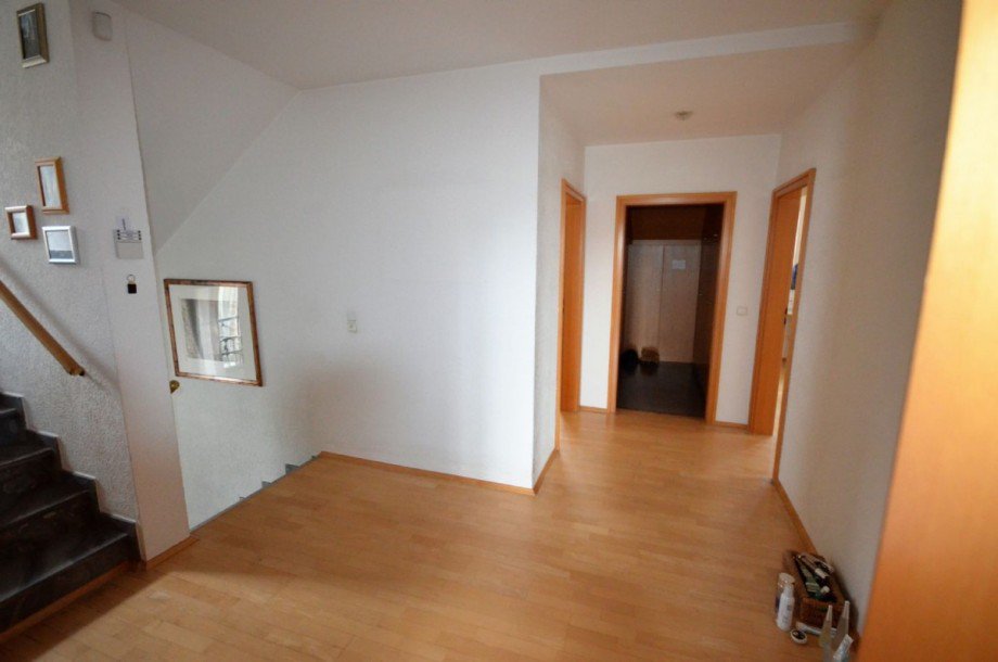 Flur OG Bild 2 (Zugang ins DG) Einfamilienhaus H�ckelhoven-Baal