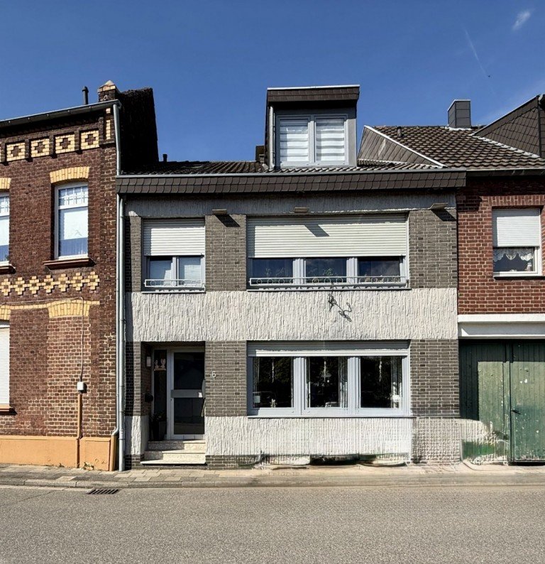 Front Erkelenz-Kückhoven Zweifamilienhaus Kapitalanlage oder Mehrgenerationenhaus - Solides Zweifamilienhaus in Erkelenz-Kückhoven