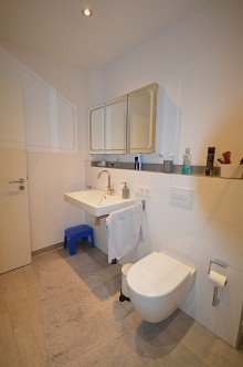 Bad Bild 2 Barrierefreie 4-Zimmer-Wohnung mit Terrasse und Garage in der Ortsmitte von Wassenberg-Orsbeck