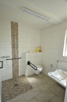 barrierefreies Bad EG Individuelles und gro�z�giges EFH mit 3 Garagen in bester Lage von H�ckelhoven-Stadt