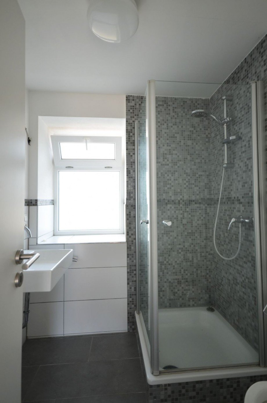 EG Badezimmer Doppelhaush�lfte Heinsberg-Porselen