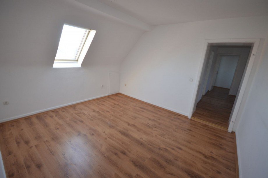 Wohnung DG, Zimmer 2 Wohn- / Gesch�ftshaus H�ckelhoven