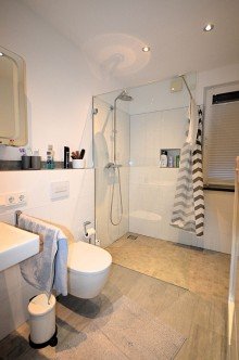 Bad Bild 1 Barrierefreie 4-Zimmer-Wohnung mit Terrasse und Garage in der Ortsmitte von Wassenberg-Orsbeck