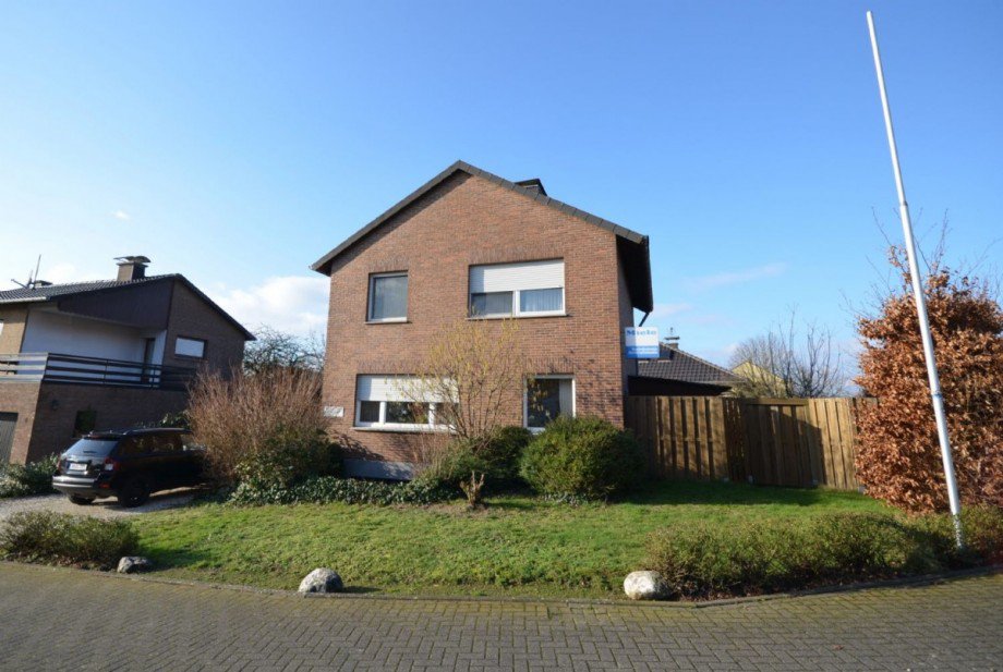 Front 2 Einfamilienhaus Wassenberg-Birgelen