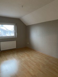 Zimmer 3 OG Moderne Doppelhaush�lfte mit Keller und Garage in Heinsberg-Karken