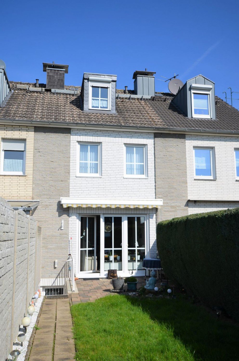 Au�enbereich Bild 2 Reihenmittelhaus H�ckelhoven