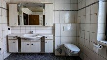 Bad Bild 1 Gro�z�giger Bungalow  in ruhiger Lage von Erkelenz-Hetzerath