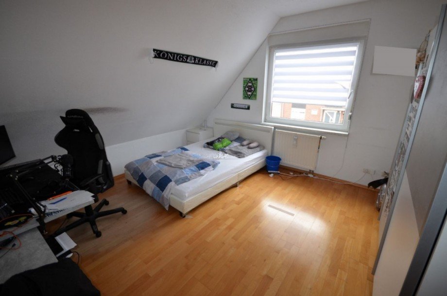 Wohnung OG: Zimmer 1 Zweifamilienhaus Hückelhoven