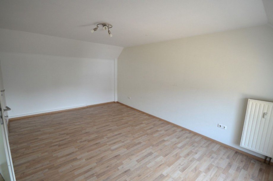 OG Zimmer 2 Bild 1 Doppelhaush�lfte Heinsberg-Porselen