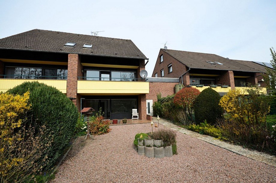 Außenbereich Bild 2 Doppelhaush�lfte Hückelhoven-Schaufenberg