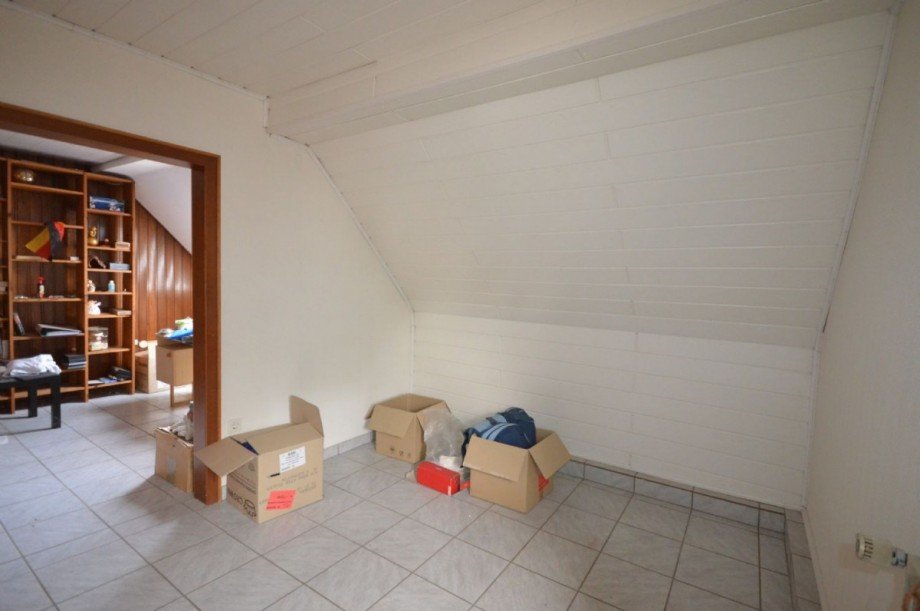 DG Zimmer 1 (Durchgangszimmer zu Zimmer 2) Doppelhaush�lfte Hückelhoven