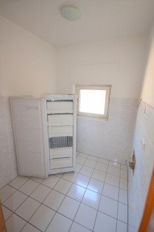 OG Zimmer 3 / K�che Sanierungsbed�rftiges Einfamilienhaus mit 5 Garagen und Baugrund in H�ckelhoven-Hilfarth