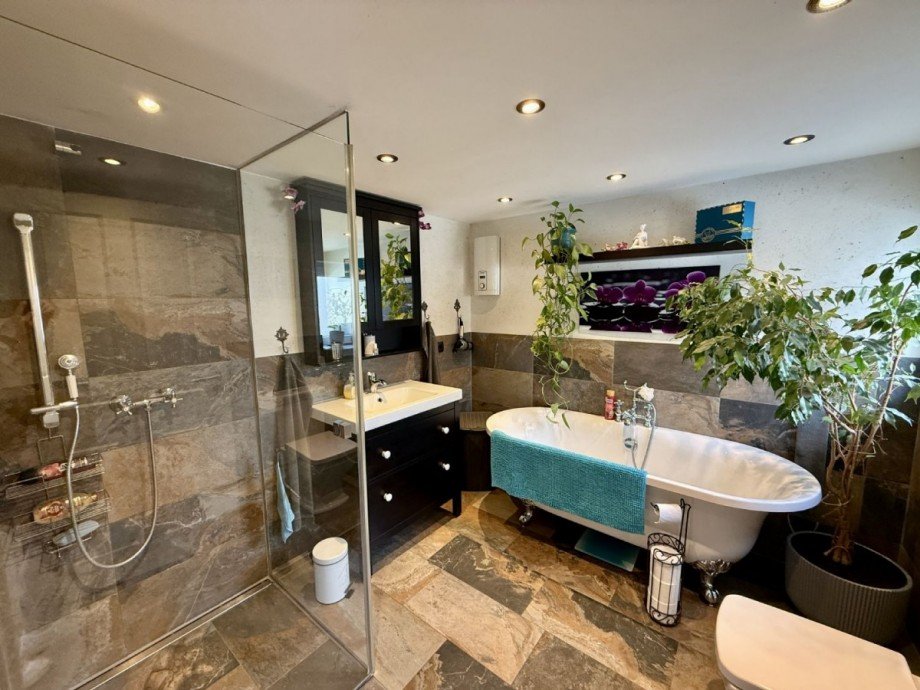 Wohnung 1: Badezimmer (Anbau EG) Zweifamilienhaus Erkelenz-Kückhoven