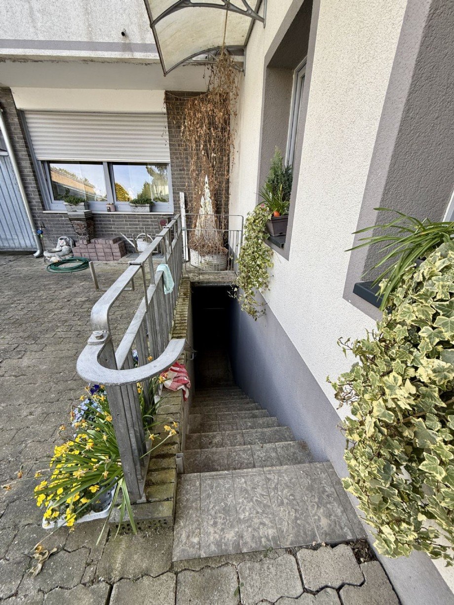 Innenhof Zugang Kellergeschoss Zweifamilienhaus Erkelenz-Kückhoven