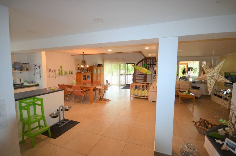 Wohn-/Essbereich mit offener K�che und Zugang zur Dachterrasse und zum Garten Bild 5 Etagenwohnung H�ckelhoven - Doveren
